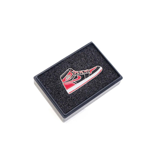 Jordan 1 Bred Pin Badge